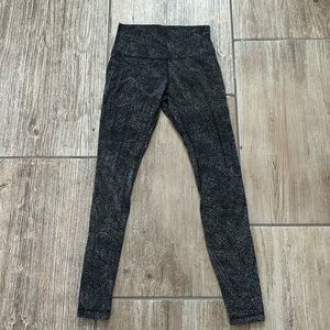 EUC lululemon align leggings 28”